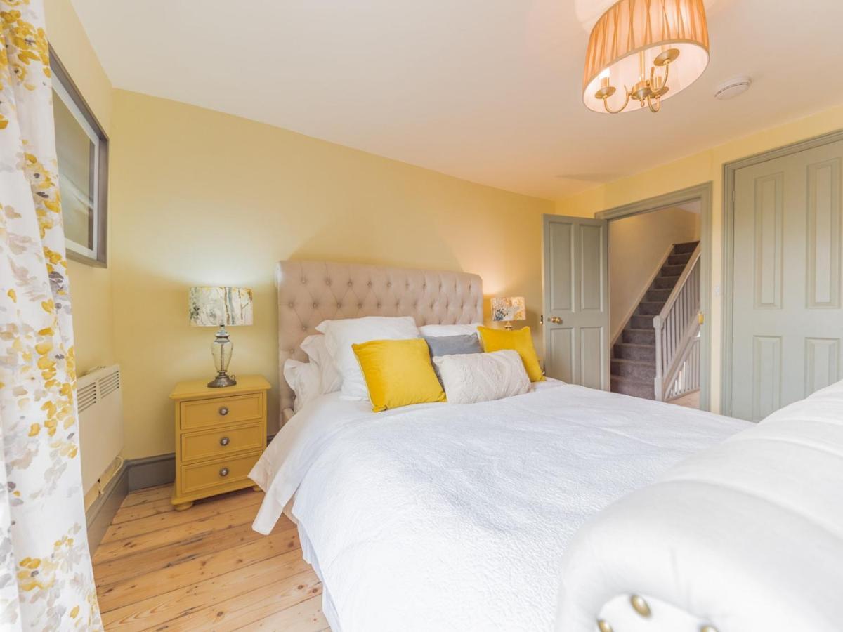 Villa Pass The Keys Mop Fair Sunny Garden Town Centre Ulverston Exterior foto